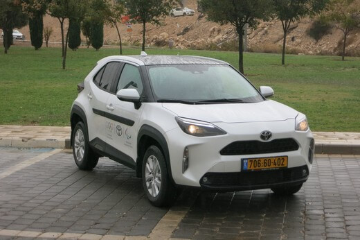 טויוטה יאריס קרוס 